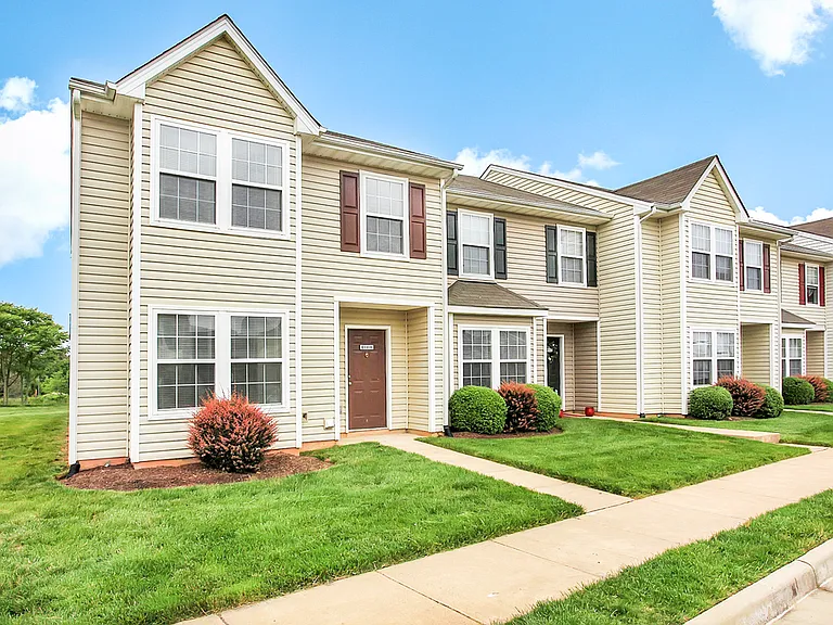Salem Fields Townhomes — Photo 4