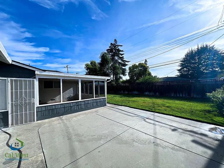 3048 San Luis Rey Ave — Photo 32