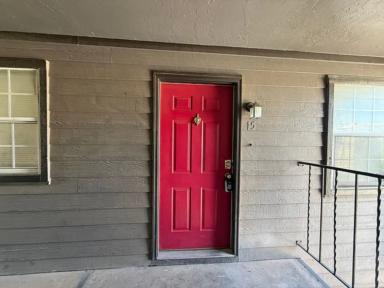 2021 NW 25th St #15 — Photo 17