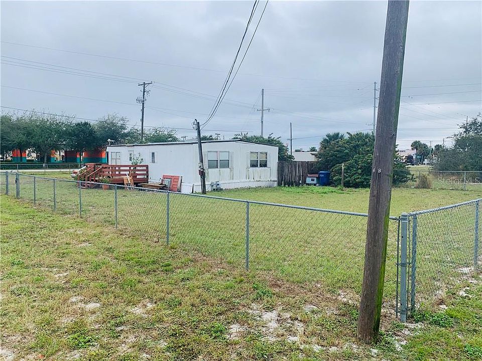2nd image of 618 Poinsettia Rd