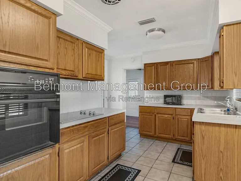 2366 Coldstream Dr — Photo 4