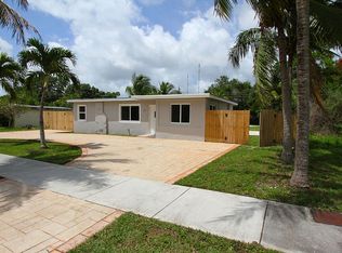 26 Ronald Rd, West Park, FL 33023