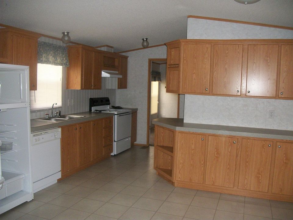2nd image of 167 Beaumont St Unit 3