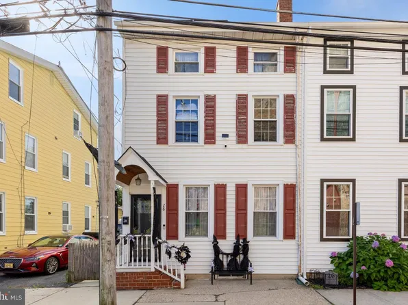 28 Brainerd St, Mount Holly, NJ 08060