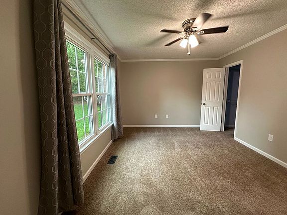 5th image of 112 Barrington Dr APT 2