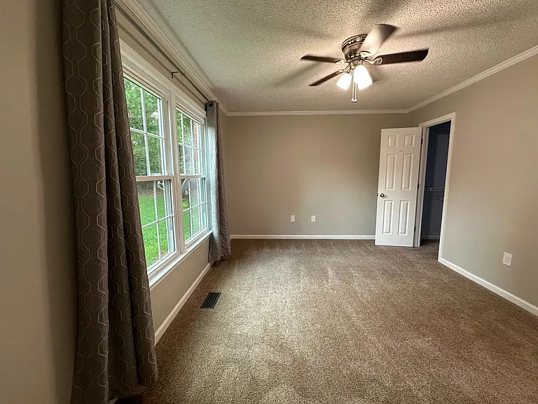 112 Barrington Dr #2 — Photo 5