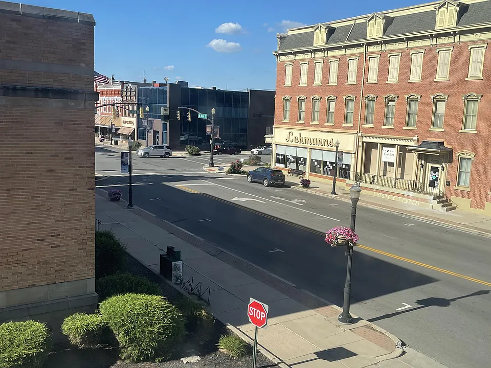 111 N Main St