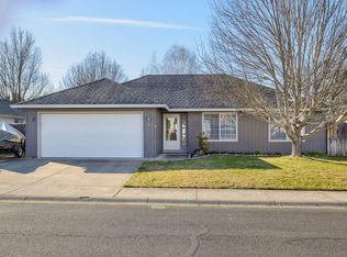 13 Osprey Dr, Eagle Pt, OR 97524