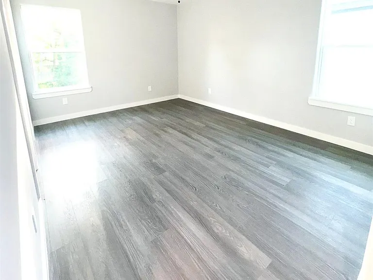 8109 Denton St — Photo 9