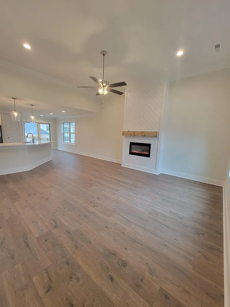 Building Photo - 889 Limestone Way