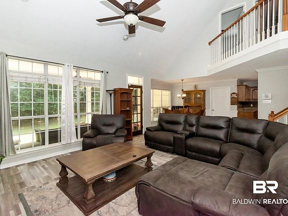 3rd image of 9991 Wedgefield Ct