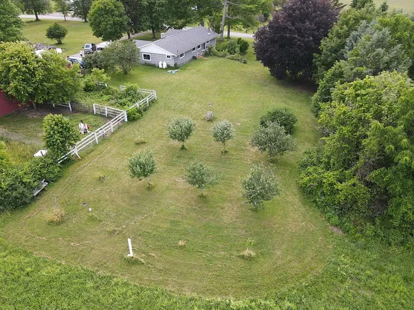 4683 Freeman Rd, Middleport, NY 14105