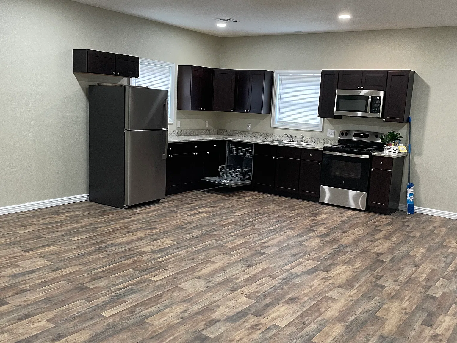 3 bed, 1160 sqft, $1,150 — Photo 3