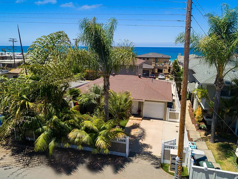 2480 Newport Ave — Photo 2