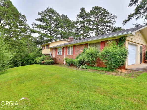 124 Crestlawn Dr, Toccoa, GA 30577