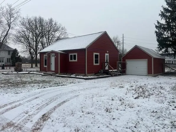409 N 10th St, Cameron, WI 54822