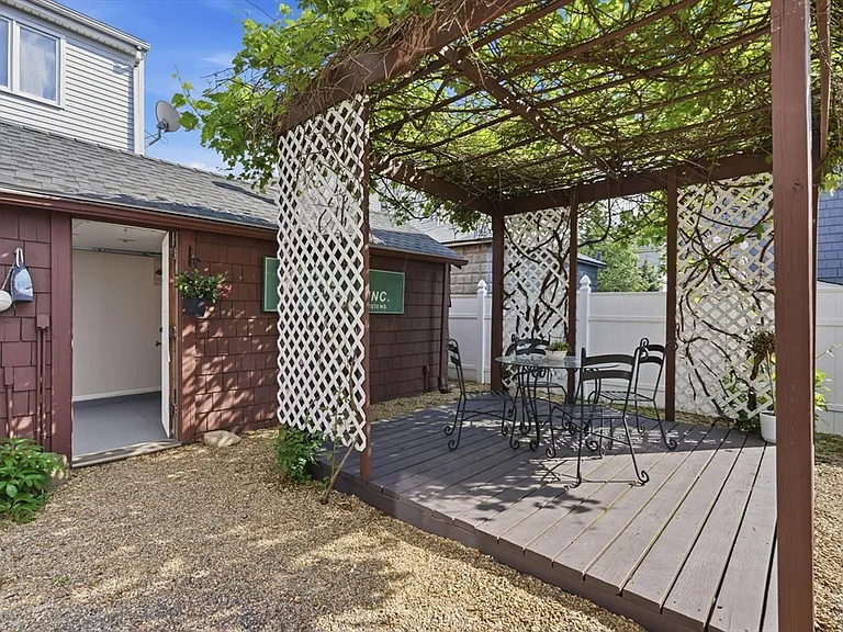 20A Raymond St #1 — Photo 4