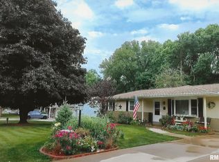 1056 E Brookview Ln, Peoria, IL 61615