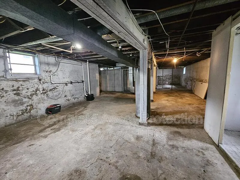 Building Photo - 1105 Woodward St
