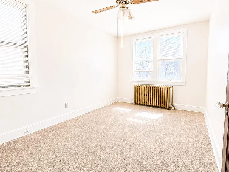 522 E Main St #B — Photo 23