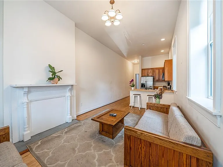 129 W Clay St — Photo 10