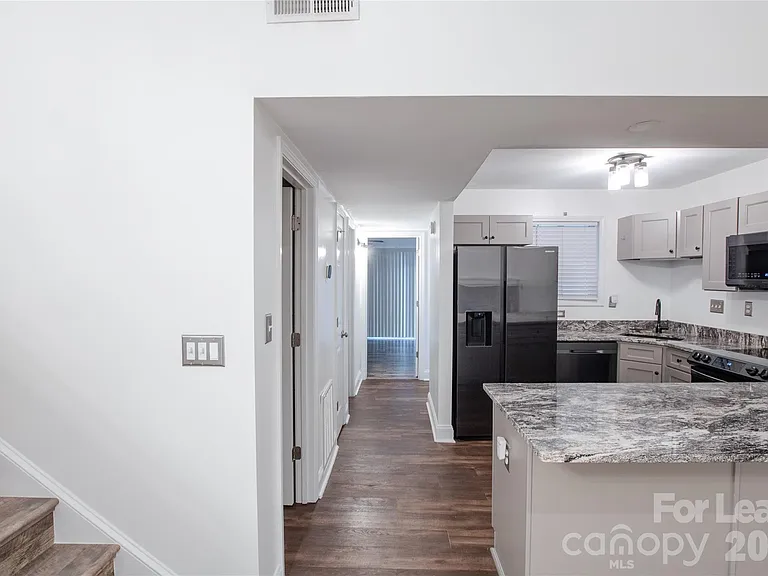 100 Willow Run Dr #2 — Photo 23