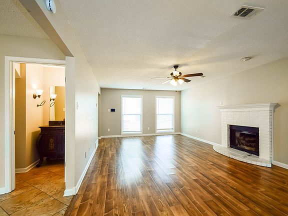 5th image of 8151 Cross Creek Ct