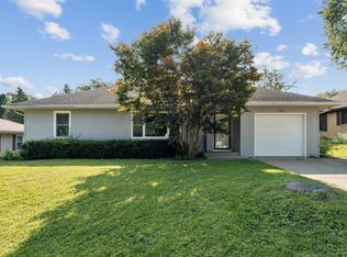 130 Devon Dr, Dubuque, IA 52001