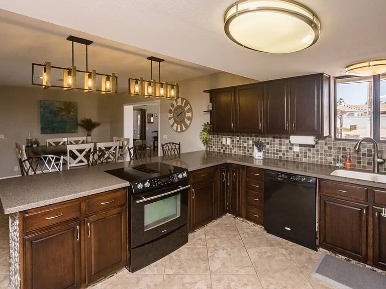 1801 Walnut Dr — Photo 7