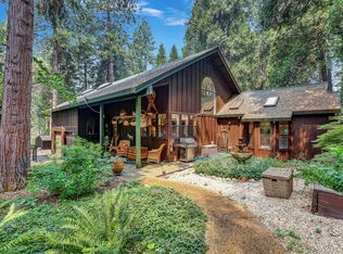 13927 Meadow Dr, Grass Valley, CA 95945
