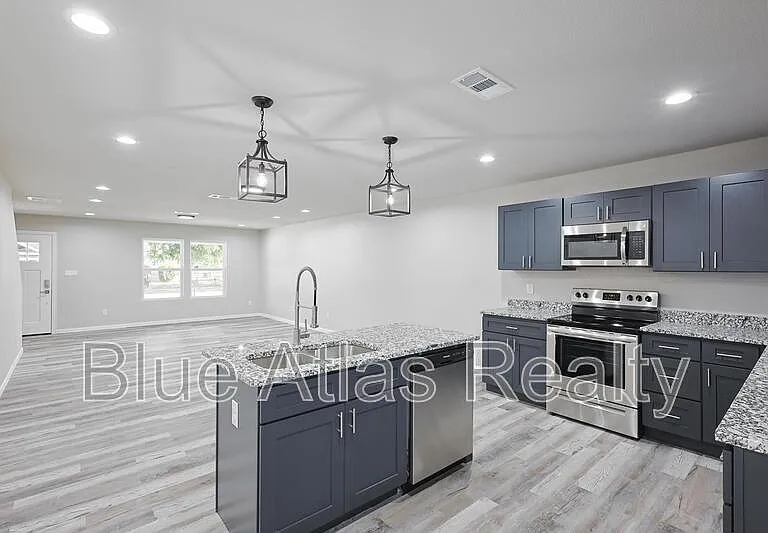 5820 Grayson St — Photo 2