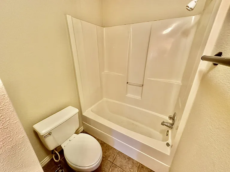 2311 W Willow St — Photo 22
