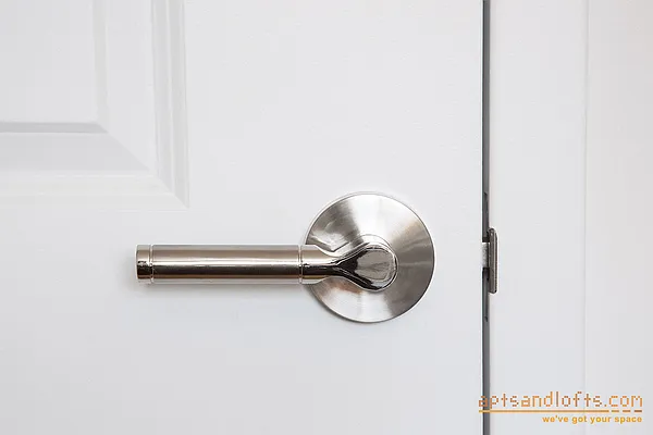 Rented by aptsandlofts.com | media 21