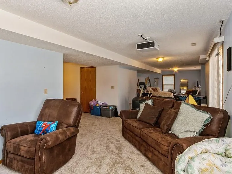 Mesquite Dr — Photo 11