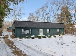 2113 Highwood Rd, McHenry, IL 60051