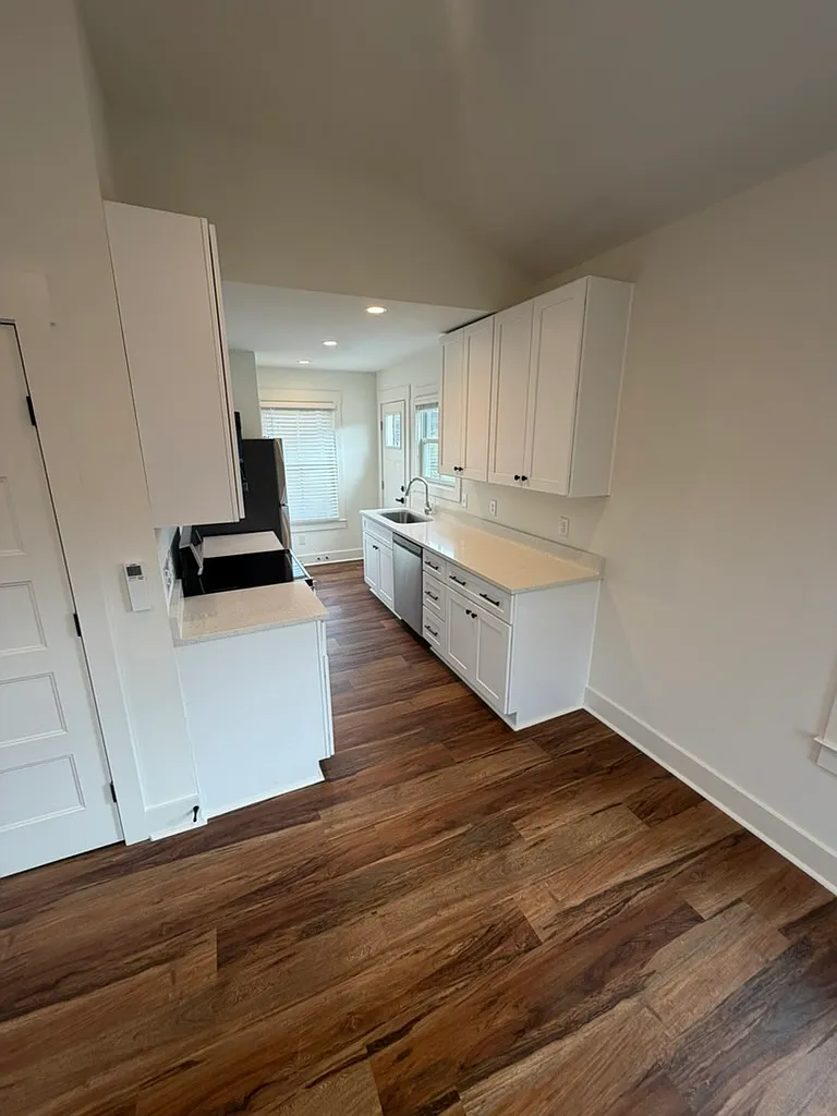 1 bed, 610 sqft, $1,350 — Photo 4