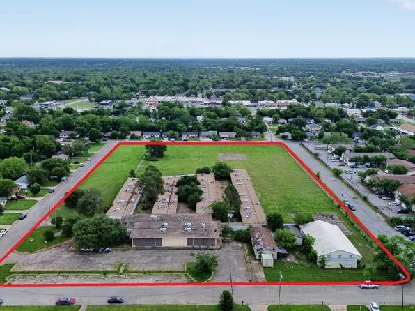 3005 Division St, Greenville, TX 75401