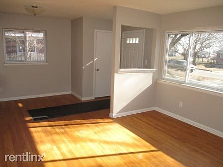 2nd image of 794 Desoto Ave