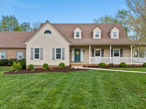 813 Lake Vista Dr, Forest, VA 24551
