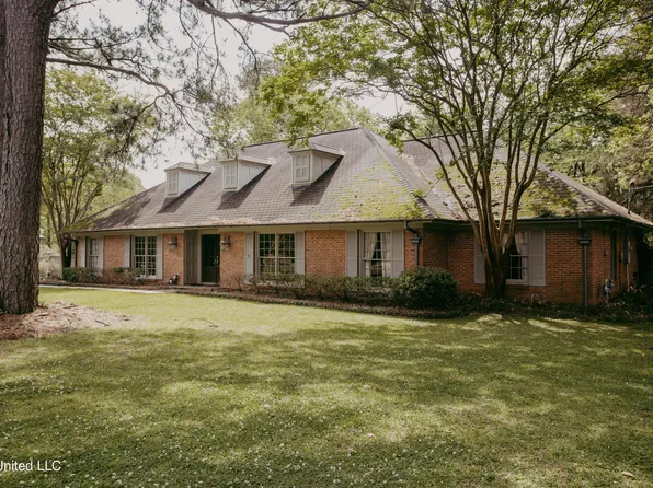 2680 Lake Cir, Jackson, MS 39211