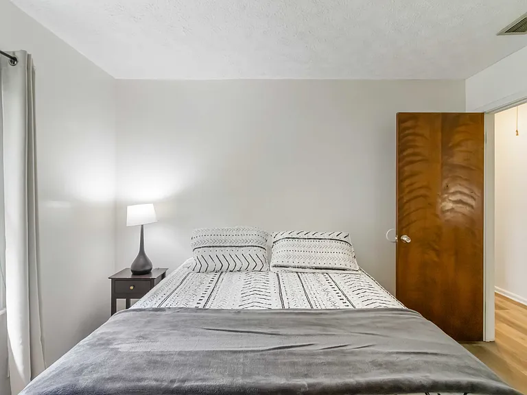 3345 Sharon Cir — Photo 23