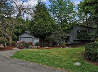 7000 80th Ave SE, Mercer Island, WA 98040