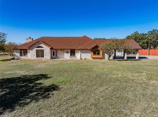 407 N Raymond Rd, Winchester, TX 78945