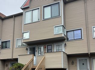 40 Crest St APT 16, West Haven, CT 06516