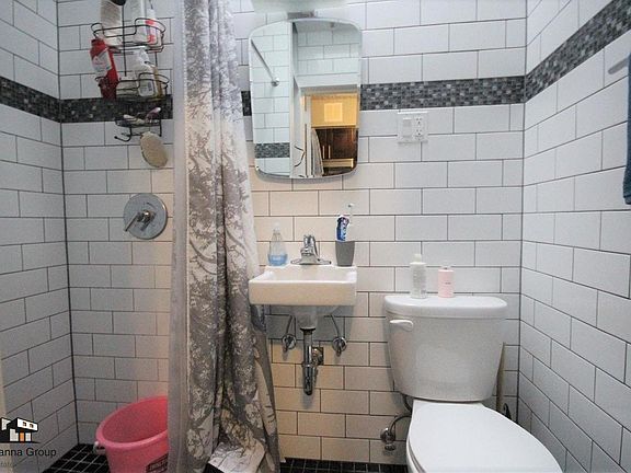 5th image of 380 Manhattan Ave APT 3L