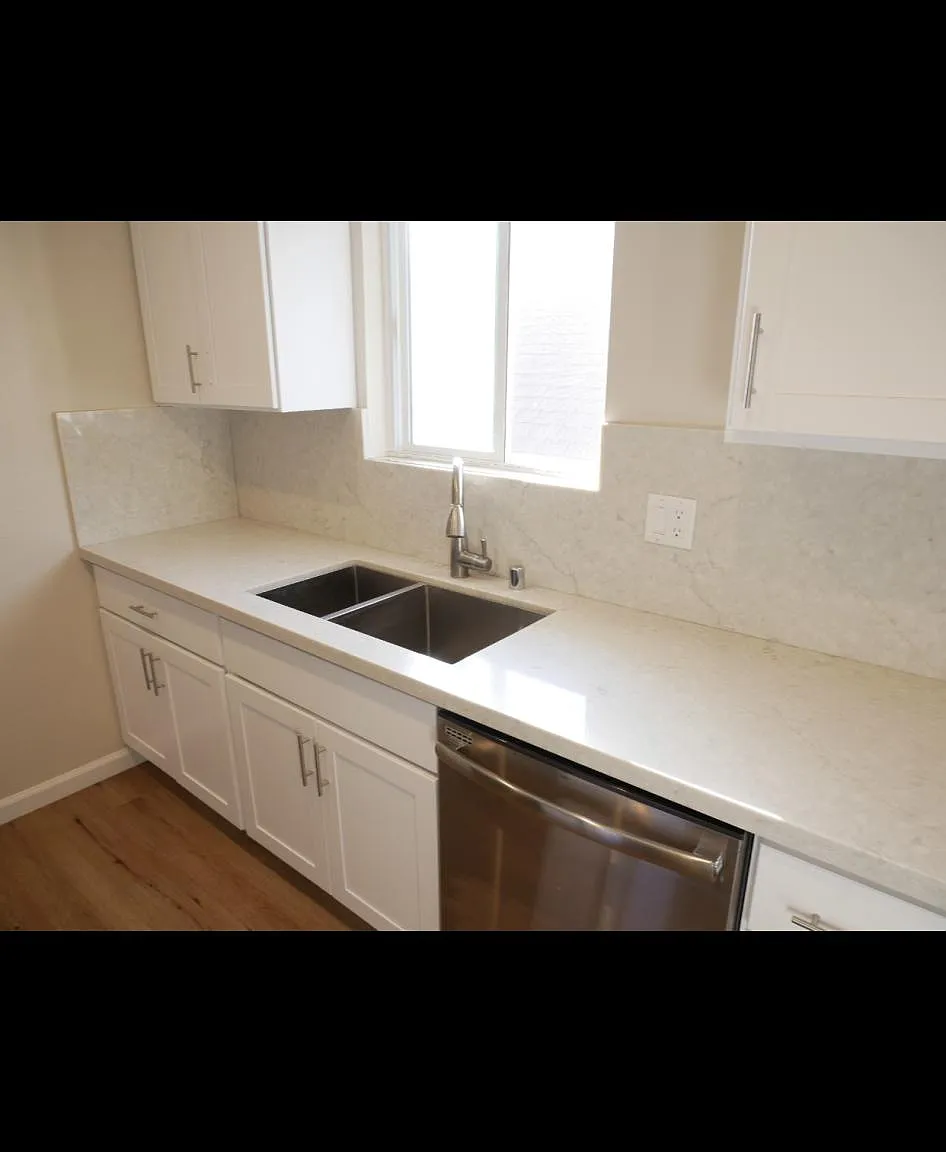 2 bed, 800 sqft, $2,800 — Photo 3