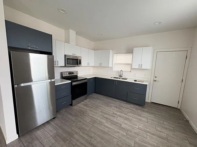 2607 E Hackberry Ave — Photo 2