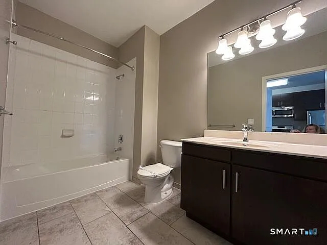 110A Towne St #403 — Photo 8