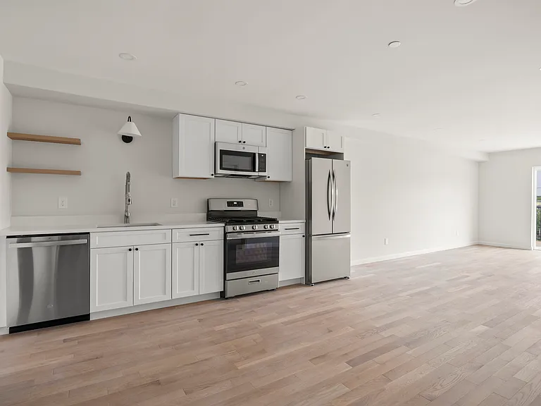 432 Warren St #2R — Photo 1