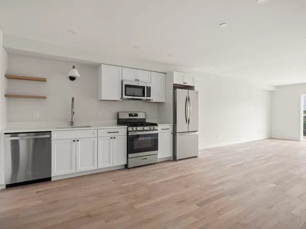 432 Warren St #2R, Hudson, NY 12534